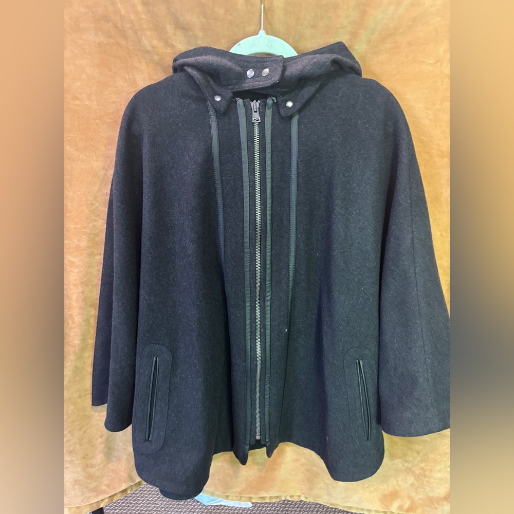 Banana Republic Wool Blend Cape Size L